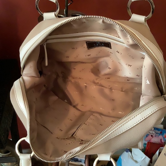 Beautiful Rafē Bag in a Tan Canvas with White Leather Trim. - Picture 12 of 16